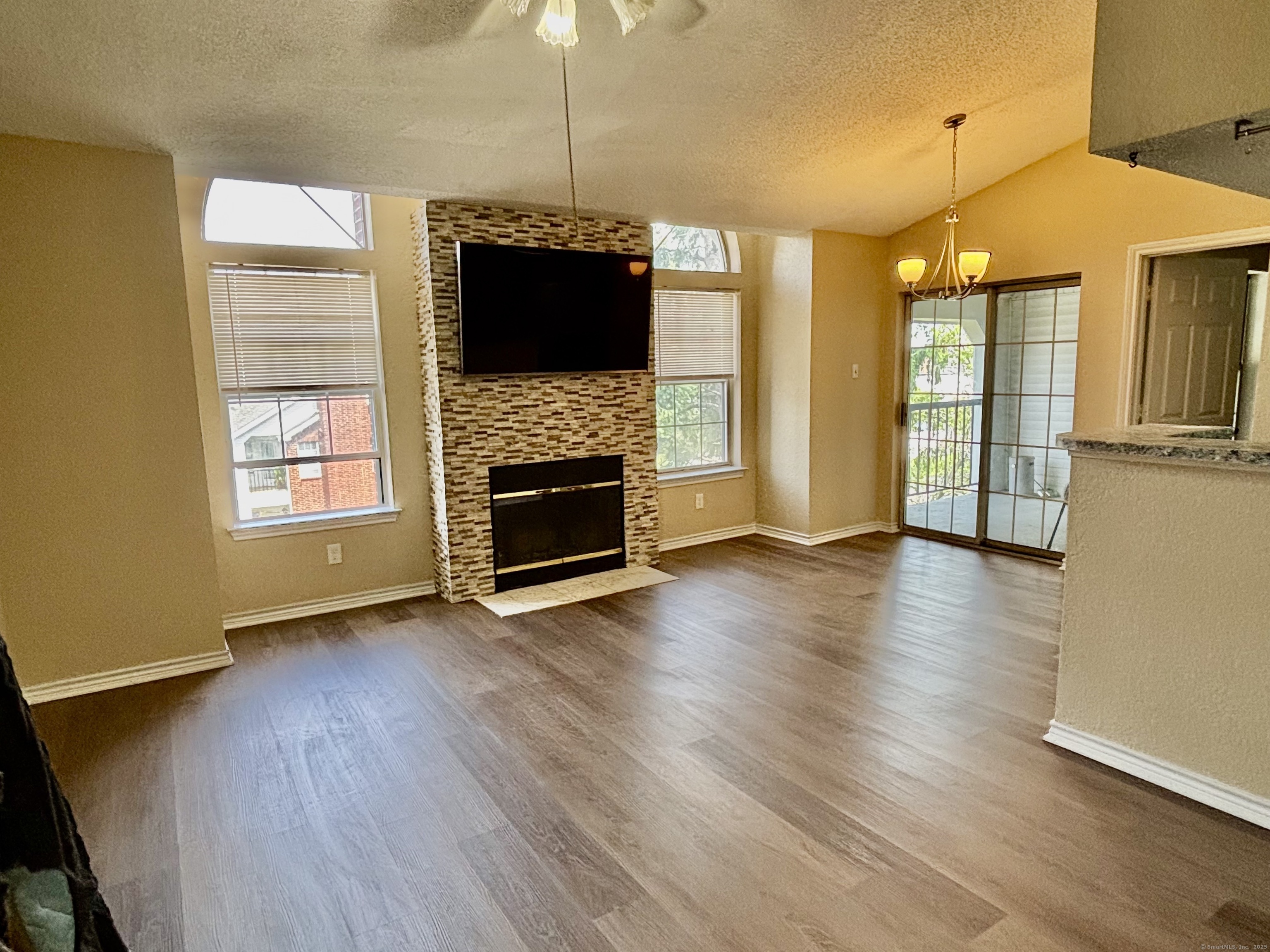 Property Photo: 31 High Street Apt 7304 CT 06118