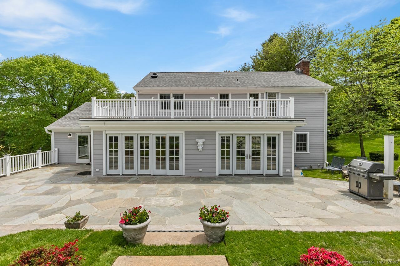 Property Photo:  24 Lawrence Hill Road  CT 06903 