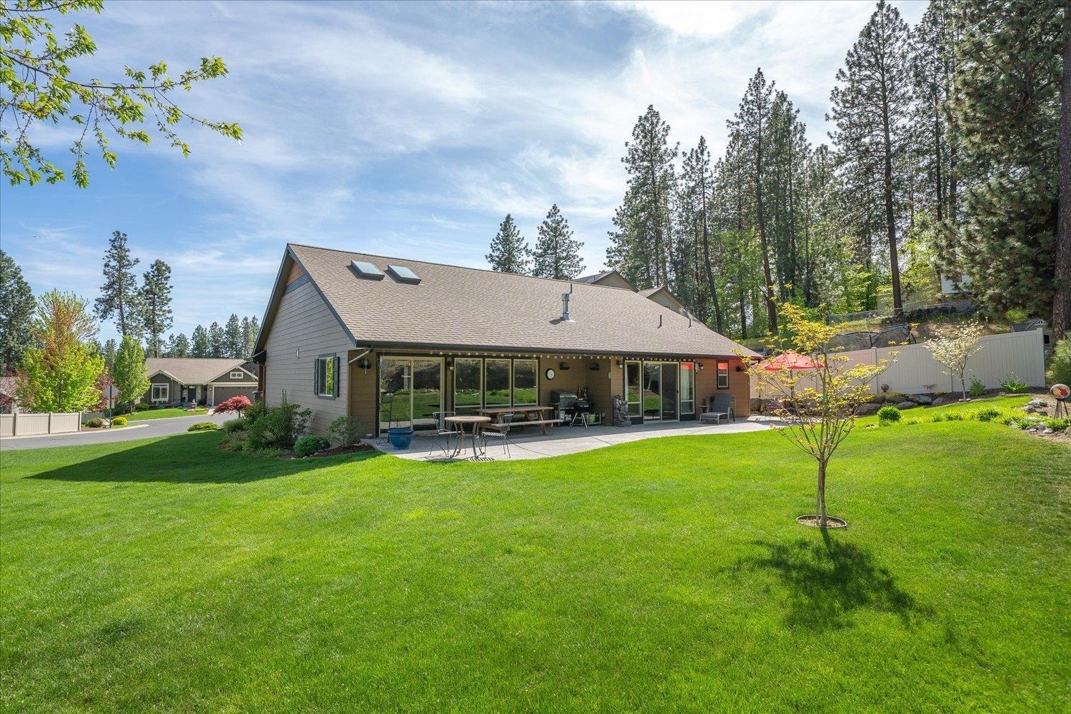 Property Photo: 4919 N Hazelwood Terrace Ln WA 99212