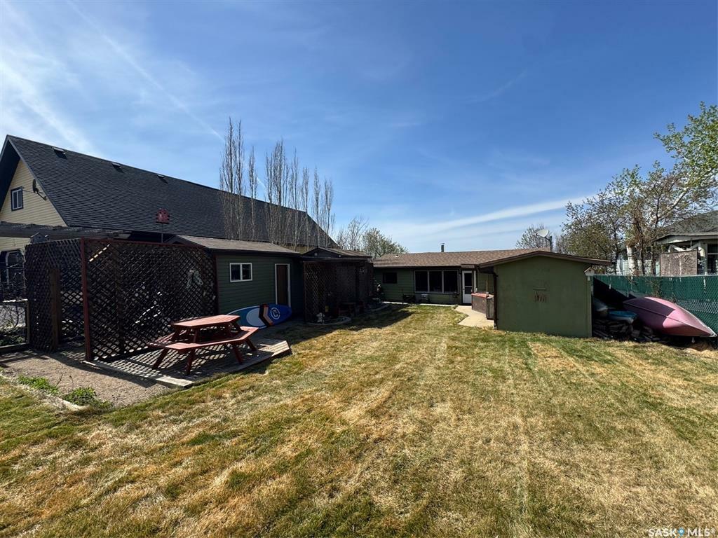 Property Photo: 79 Lakeview Avenue SK S0M 1X0
