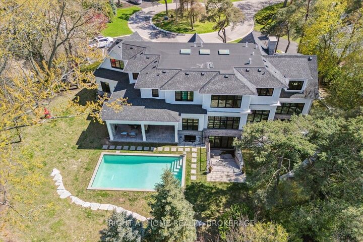 Property Photo: 1253 Crawford Court ON L6J 1Z2