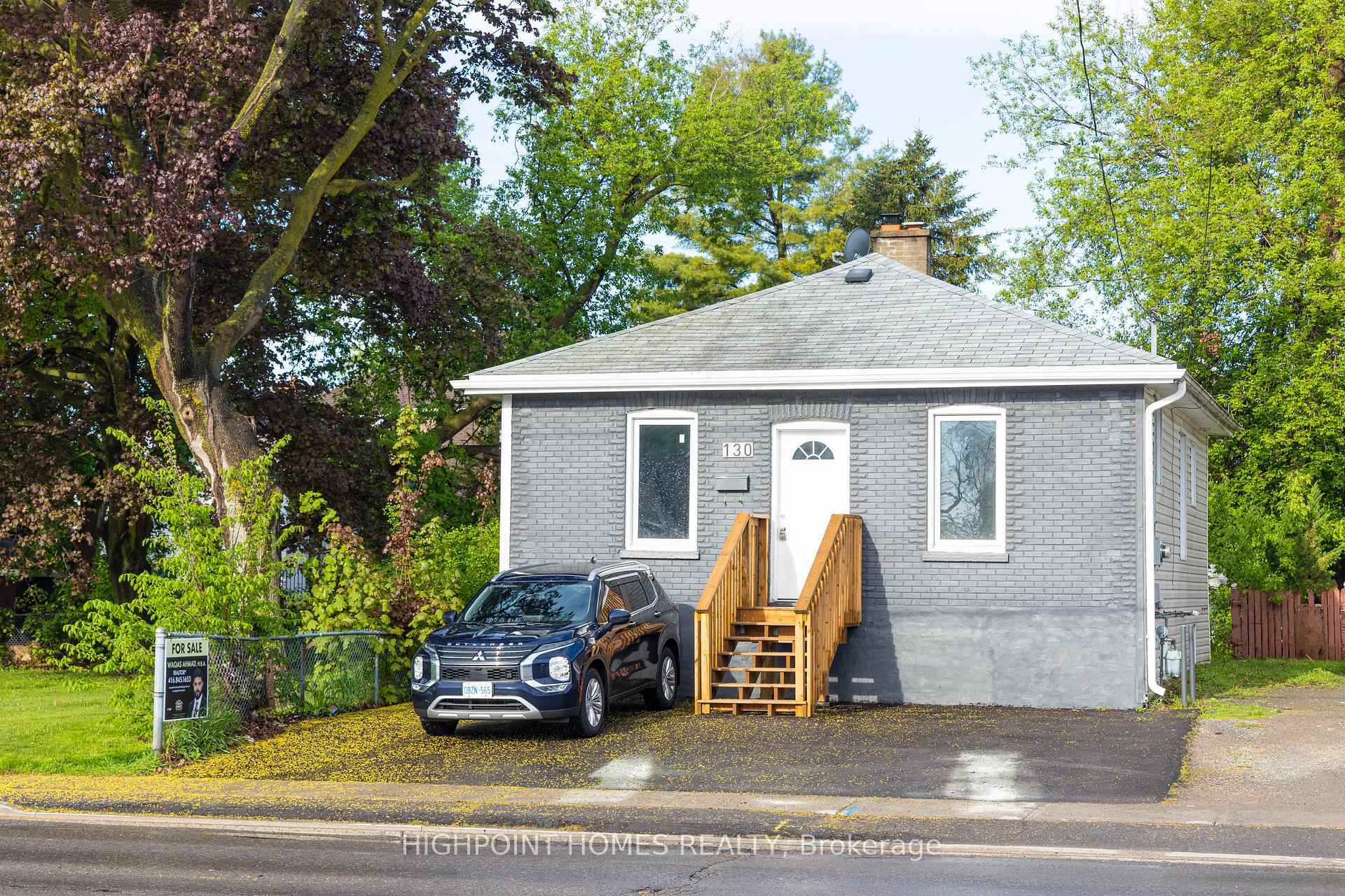 Property Photo:  130 Park Road S  ON L1J 4G9 