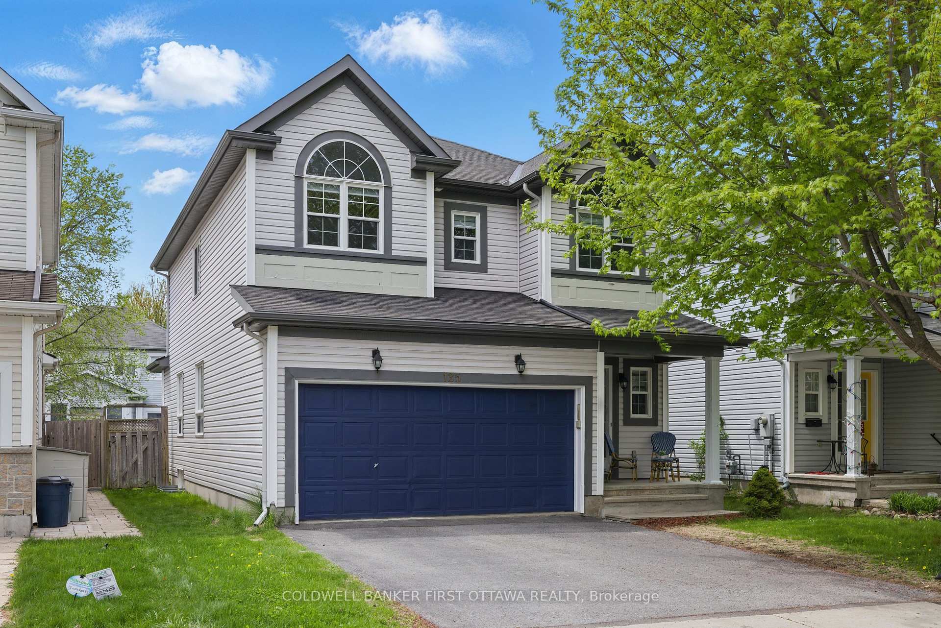 Property Photo: 135 Lamplighters Drive ON K2J 0C1