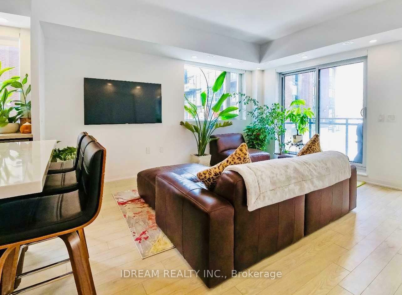Property Photo:  5289 Highway 7 Road D102  ON L4L 0J1 