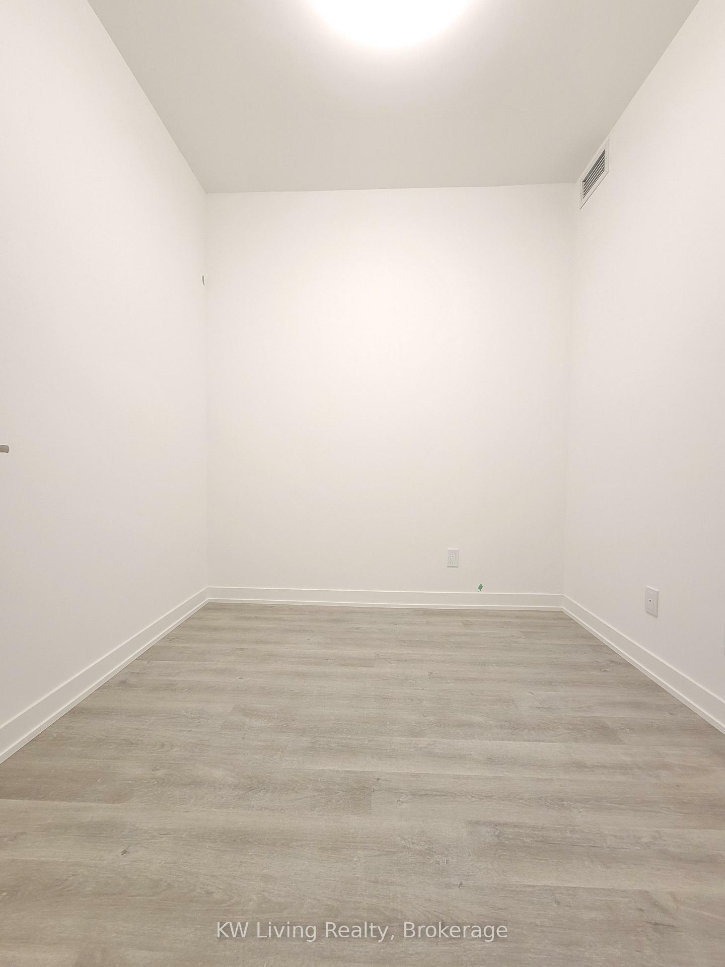 Property Photo: 292 Verdale Crossing N/A 916 ON L6G 0H6