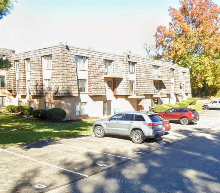 Property Photo: 1621 Forest Green Dr PA 15108
