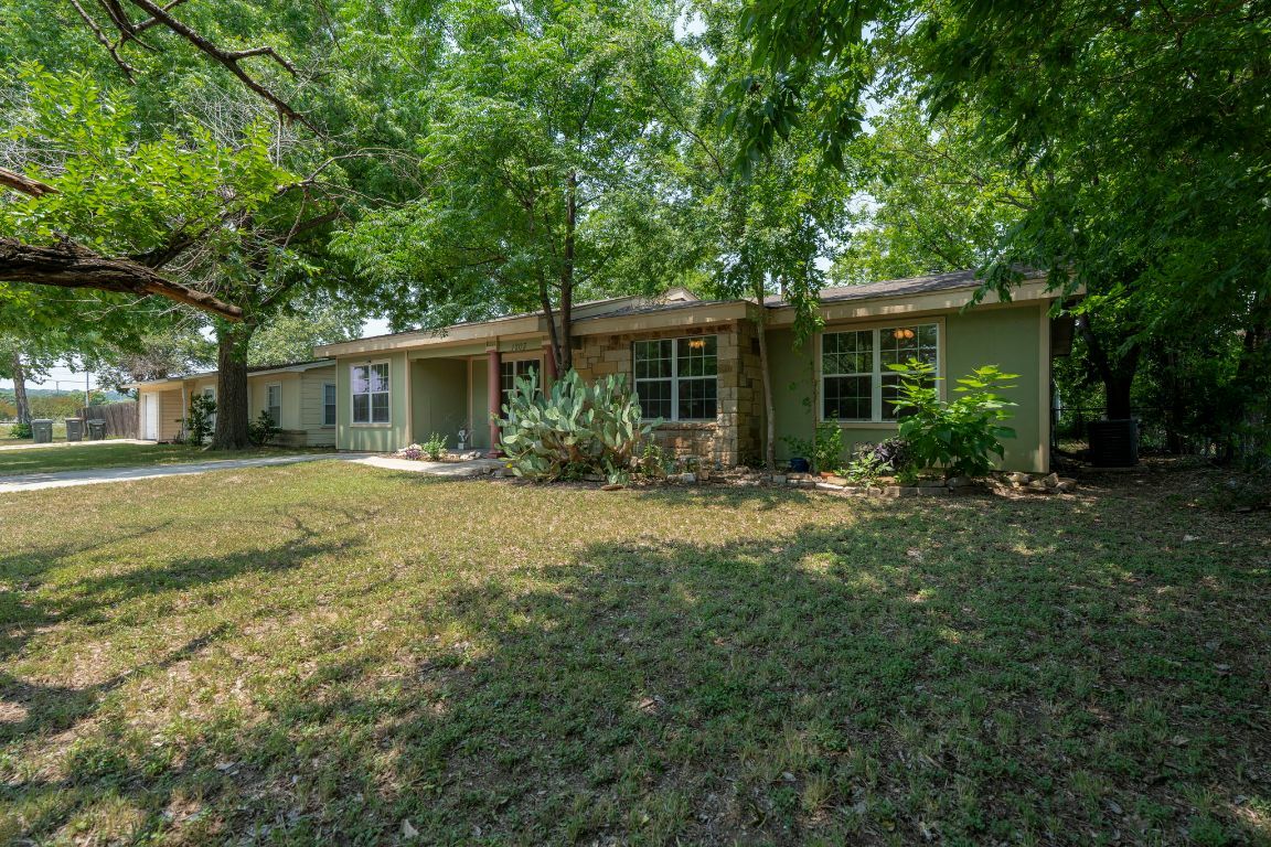 Property Photo: 1203 Haynes Street TX 78666