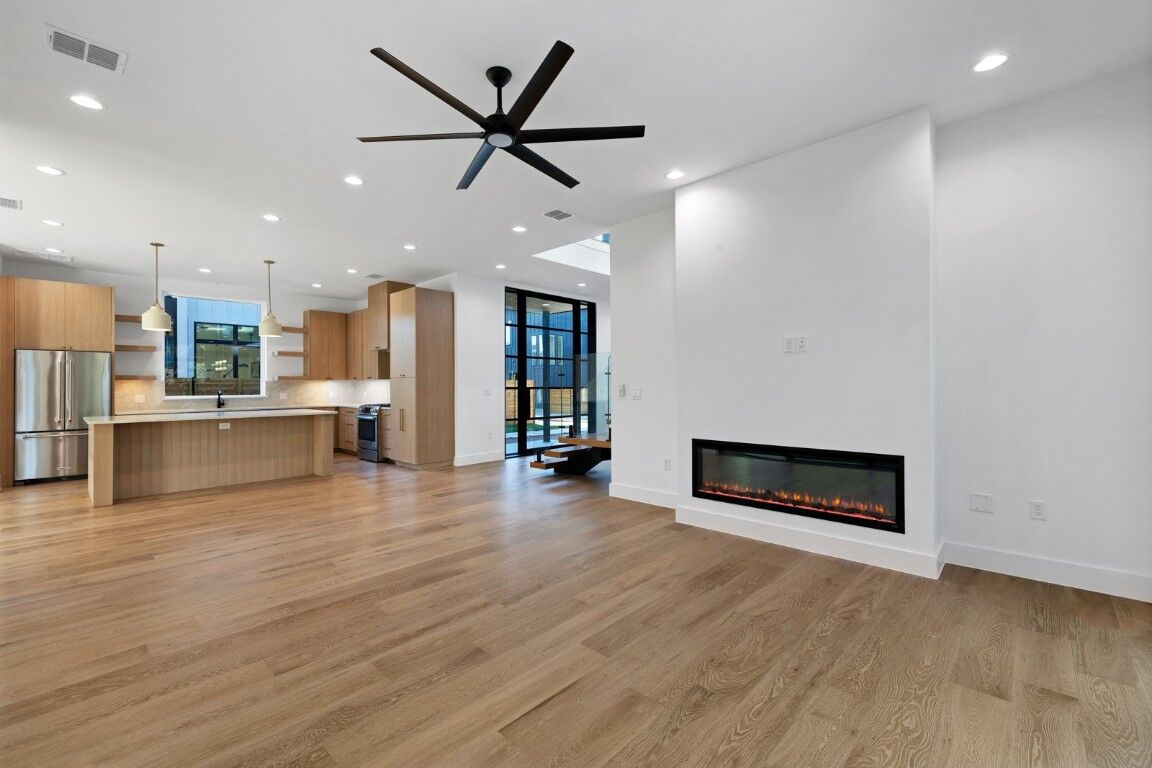 Property Photo: 4804 Richmond #2 Avenue TX 78745