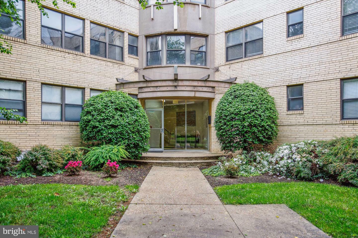 Property Photo: 212 Oakwood Street SE 211 DC 20032