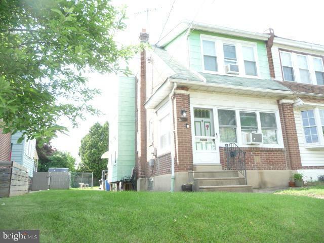 Property Photo: 7530 Lawndale Avenue PA 19111