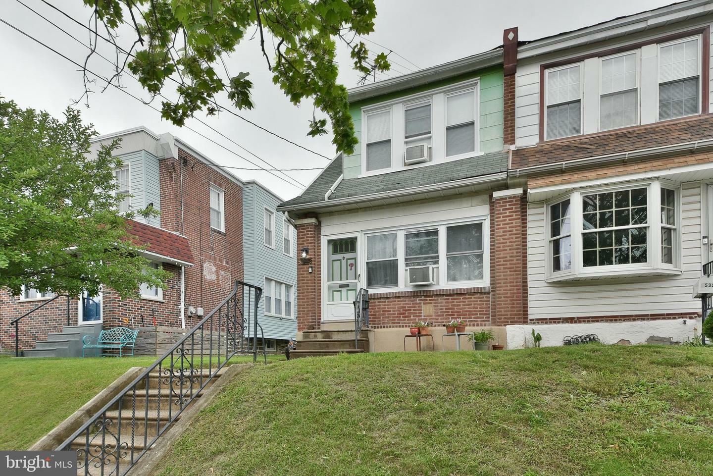 Property Photo: 7530 Lawndale Avenue PA 19111