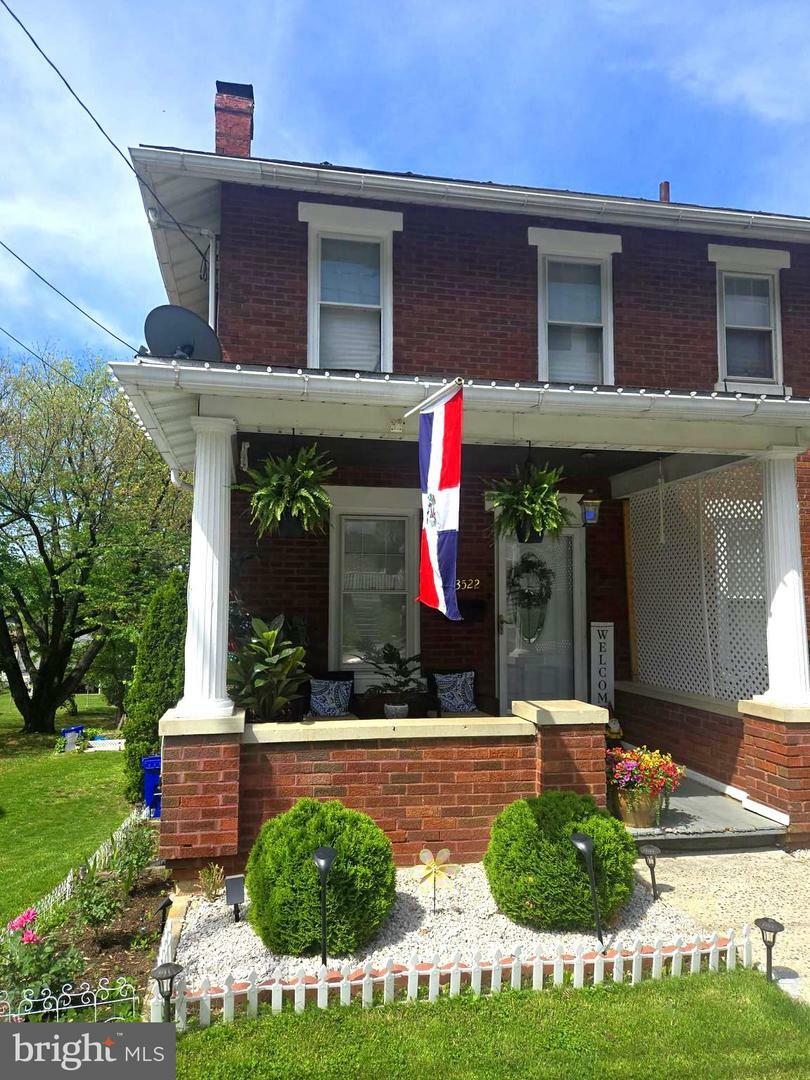 Property Photo: 3522 Oak Street PA 19605
