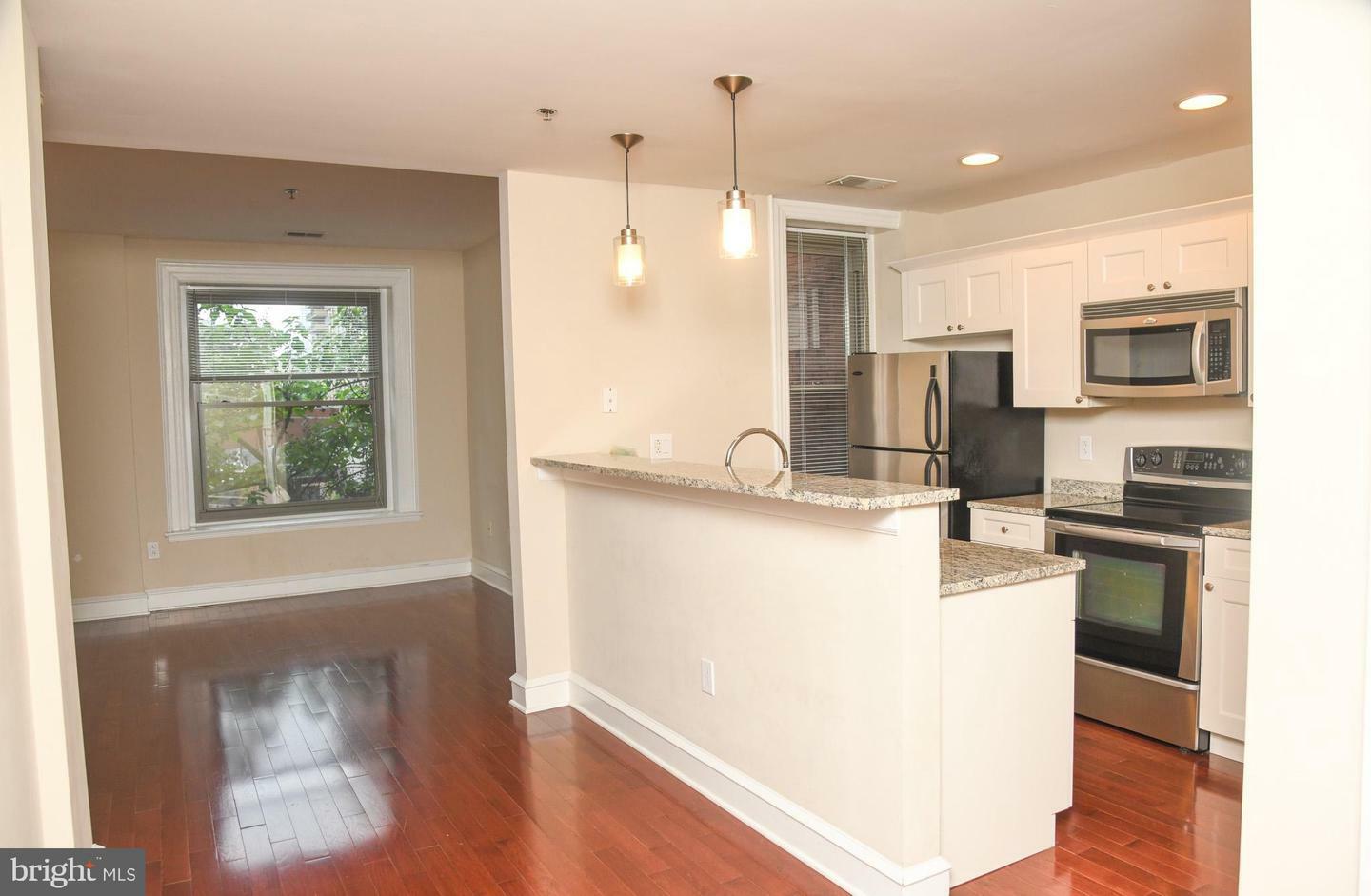 Property Photo: 1811 Chestnut Street 19 404 PA 19103