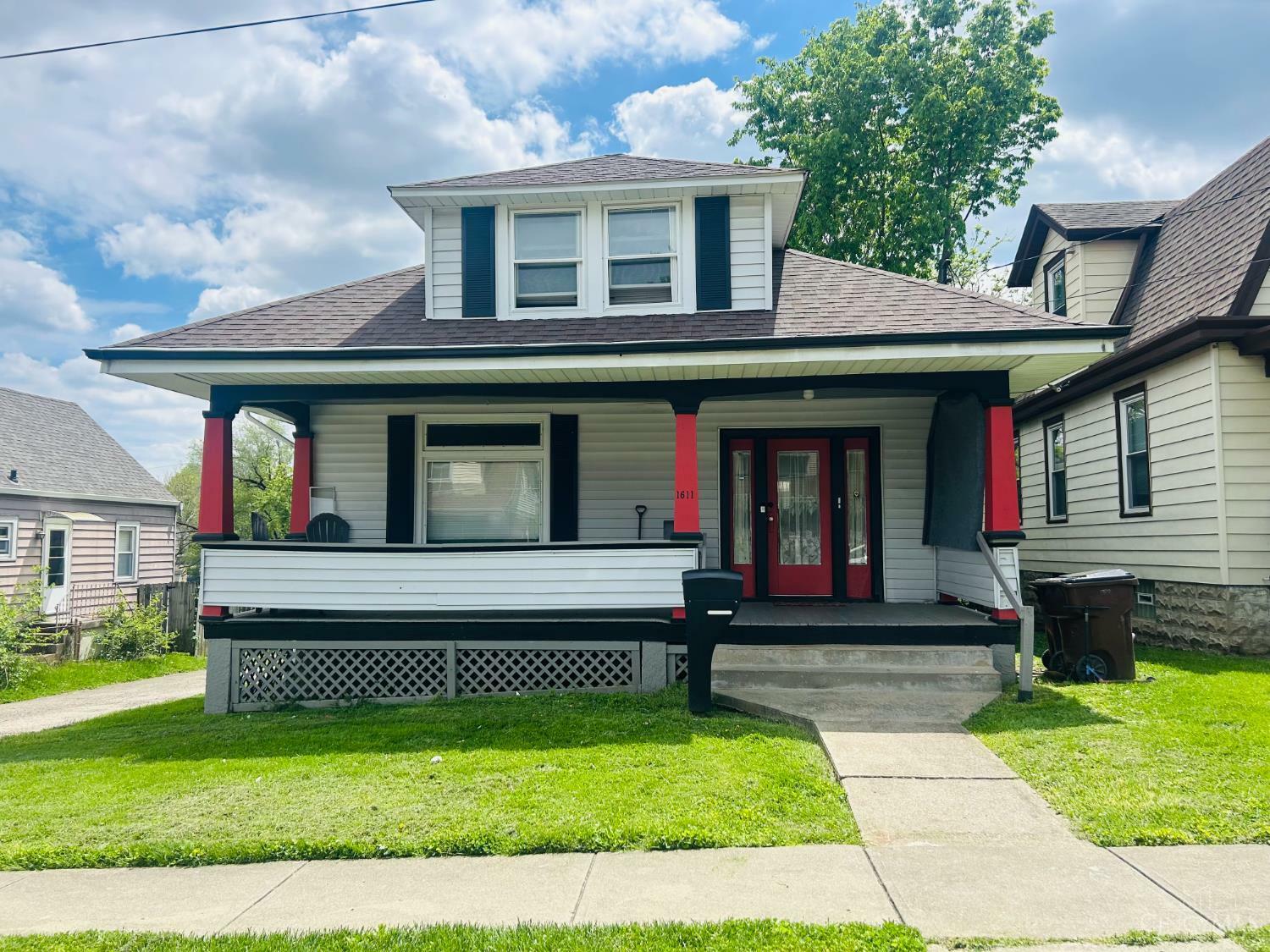 Property Photo: 1611 De Armand Avenue OH 45239
