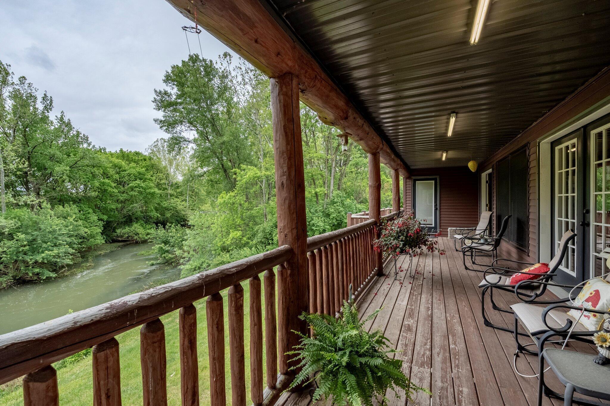 Property Photo:  6213 Stafford SW Road  OH 43160 