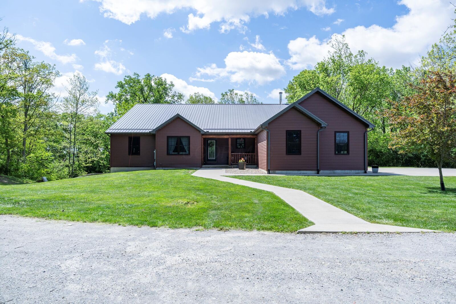 Property Photo:  6213 Stafford SW Road  OH 43160 