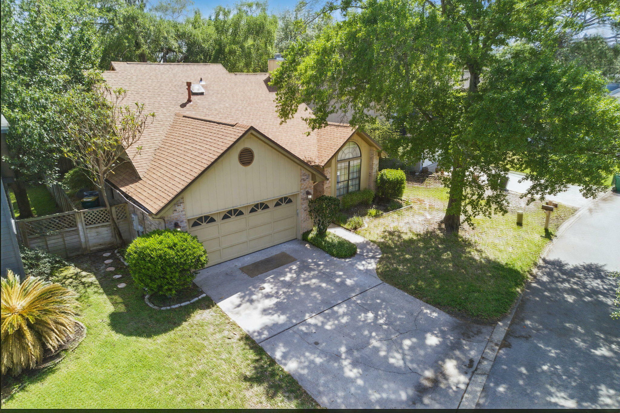 Property Photo: 1405 Ariel Lane FL 32547