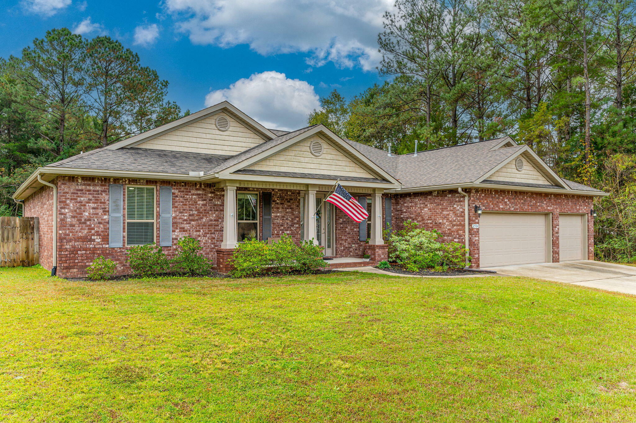 Property Photo: 2504 Chinook Drive FL 32536