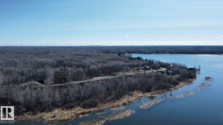 Property Photo: 503 Duncan Road AB T0E 1A0