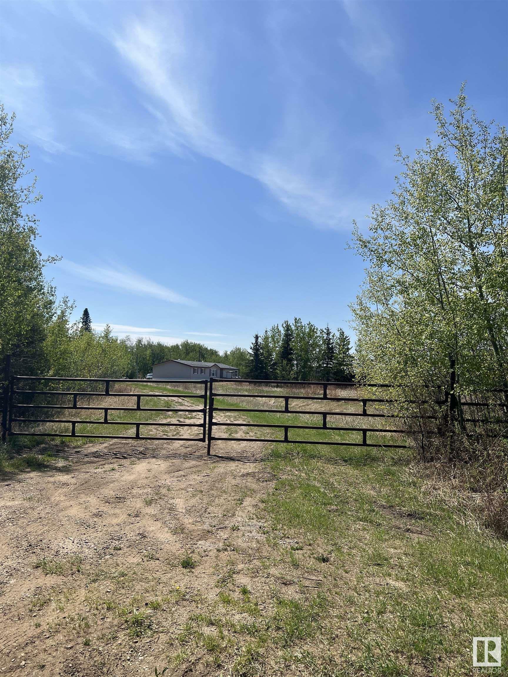 Property Photo: 14323 Township 592 AB T0A 3L0