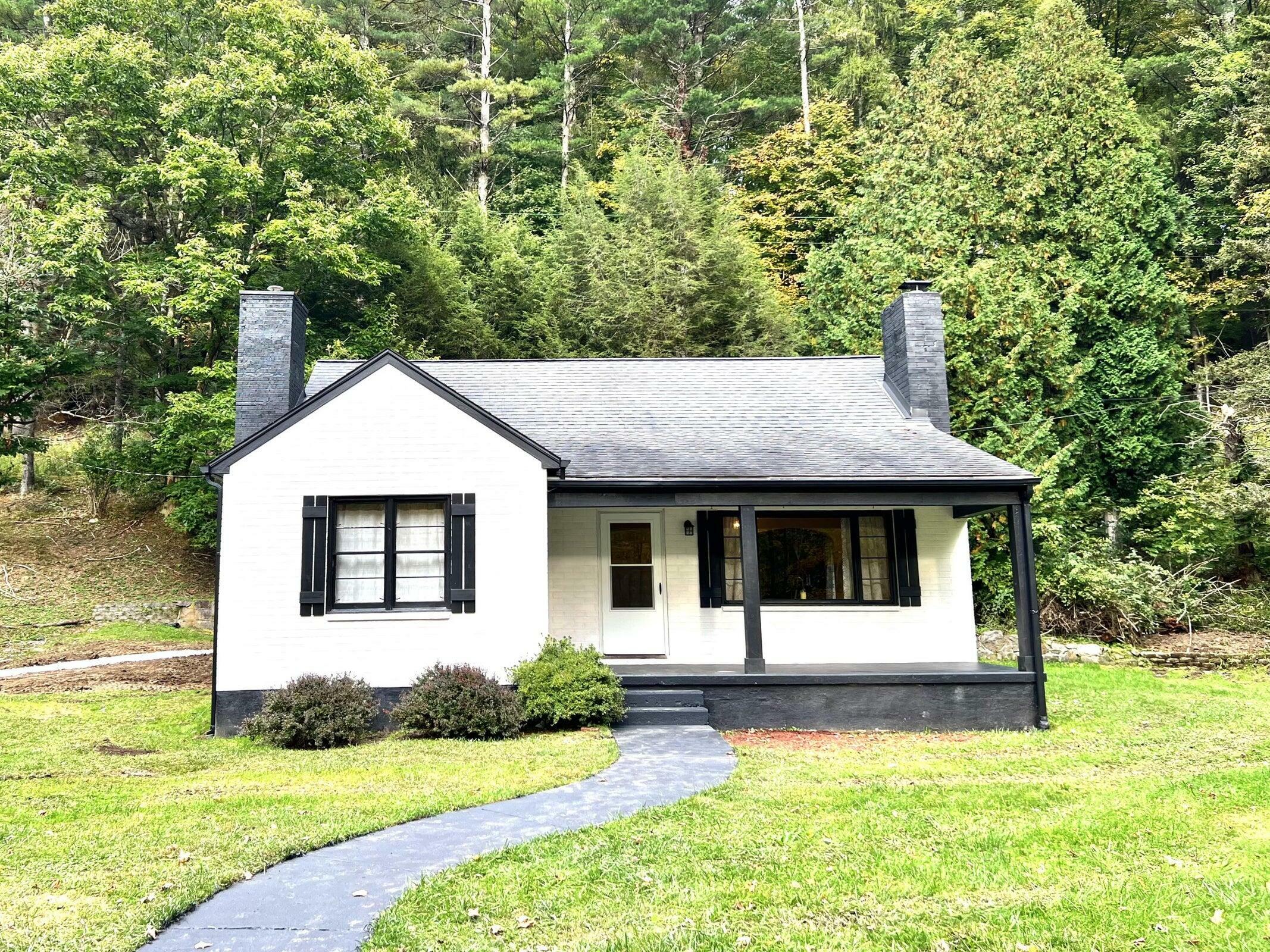 Property Photo: 5705 Leivasy Rd WV 26676
