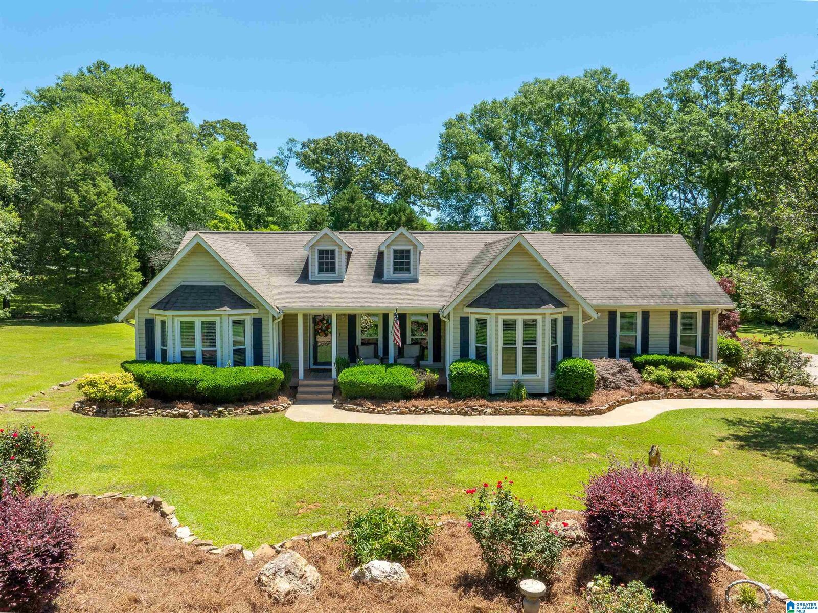 Property Photo: 95 River Oaks Lane AL 35054