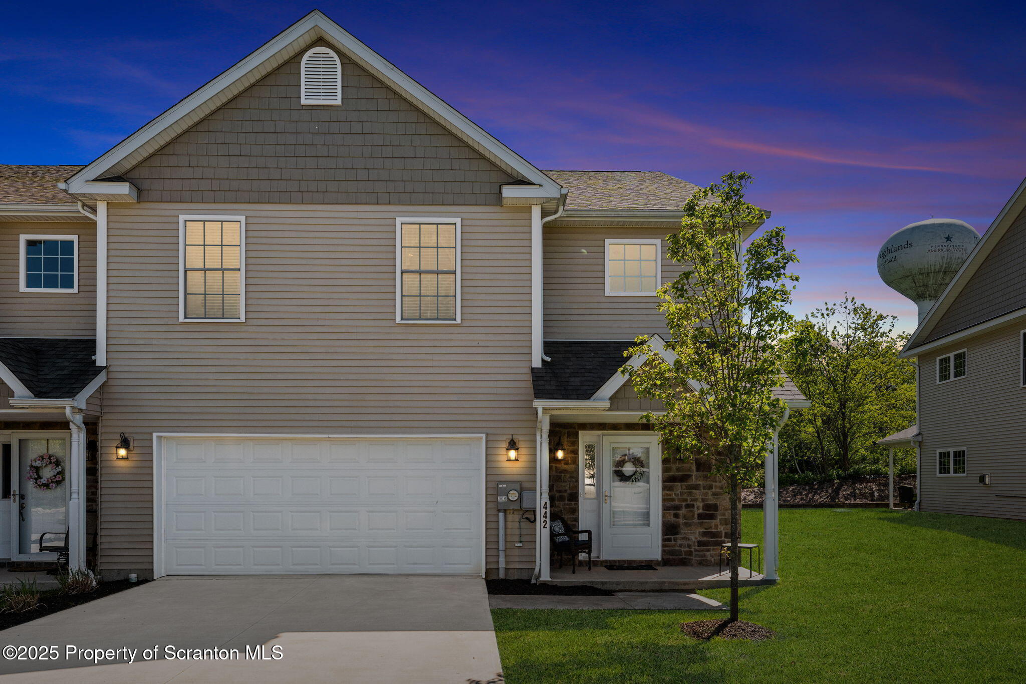 442 Shadow Wood Circle  Archbald PA 18403 photo