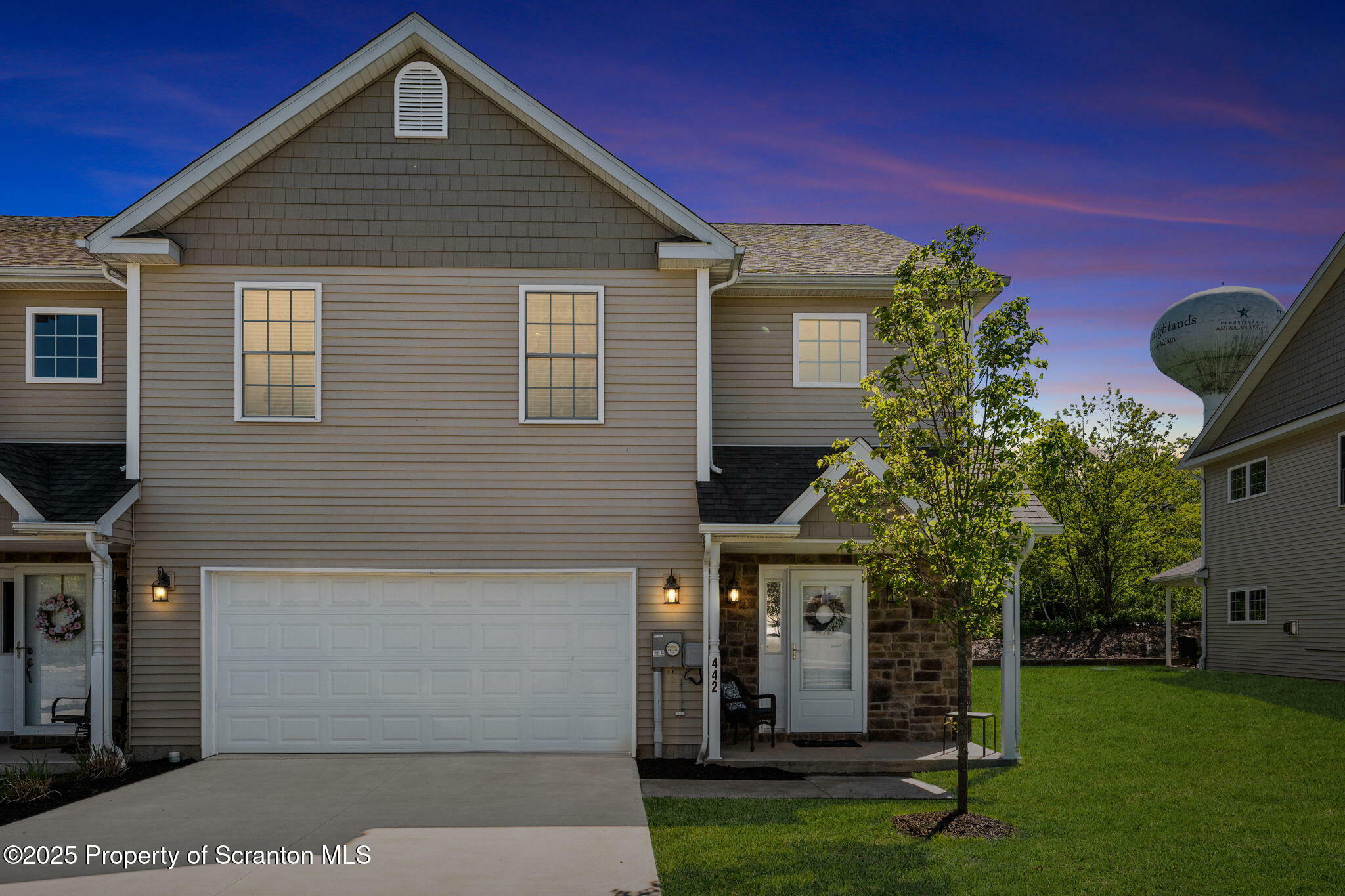 Property Photo: 442 Shadow Wood Circle PA 18403