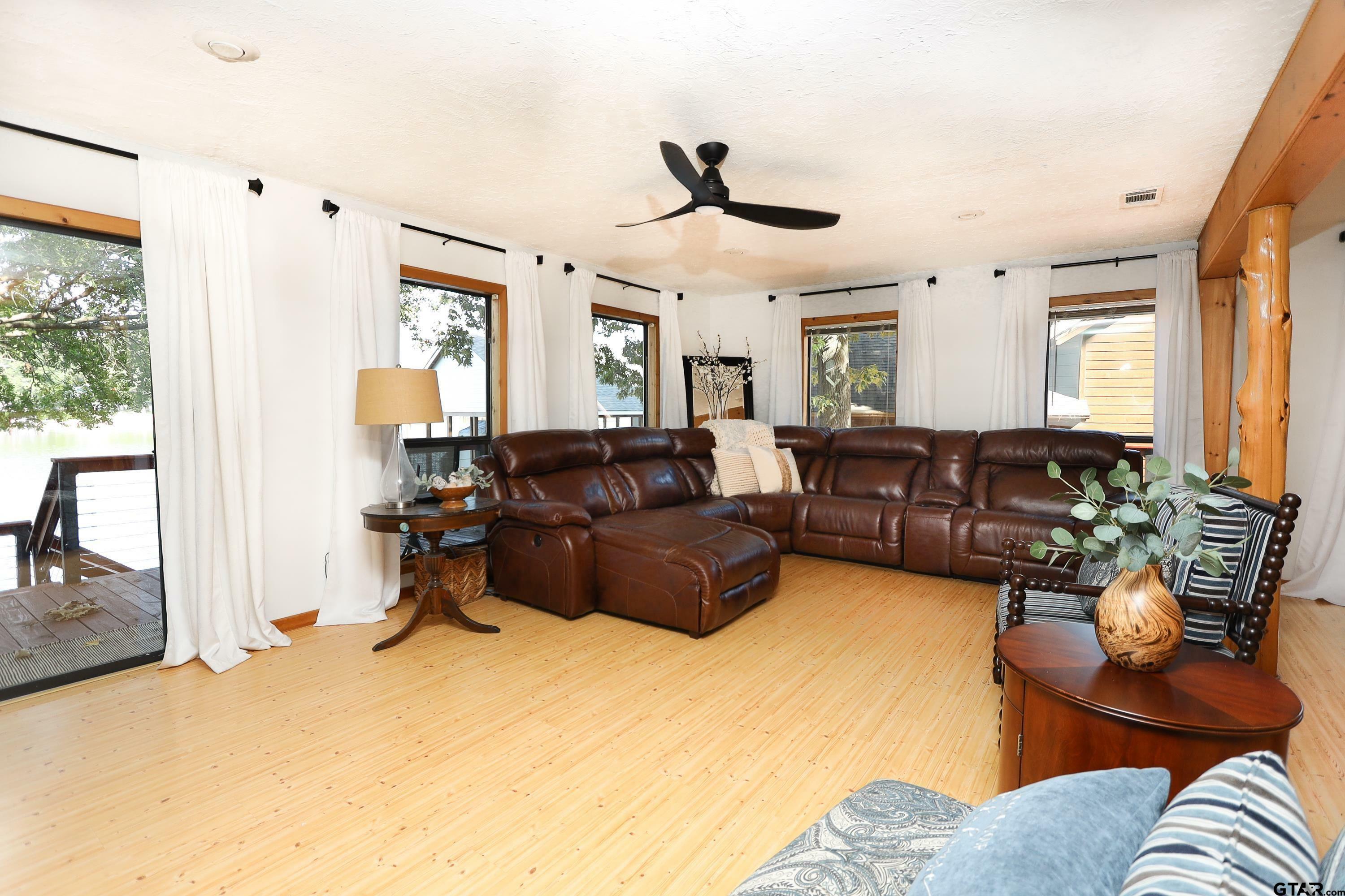 Property Photo: 306 Lake Drive TX 75457
