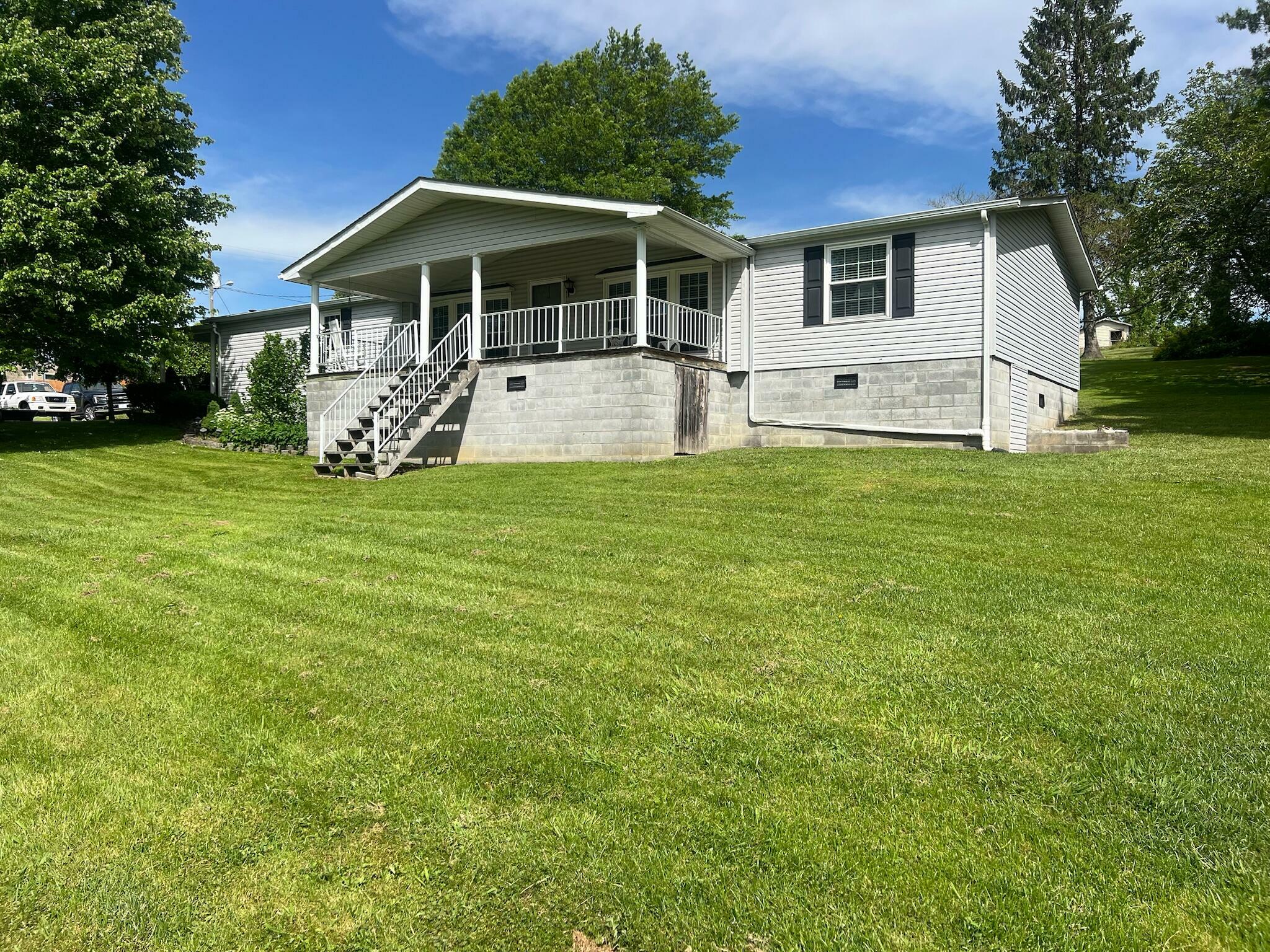 Property Photo: 1019 Summerlee Ave WV 25901