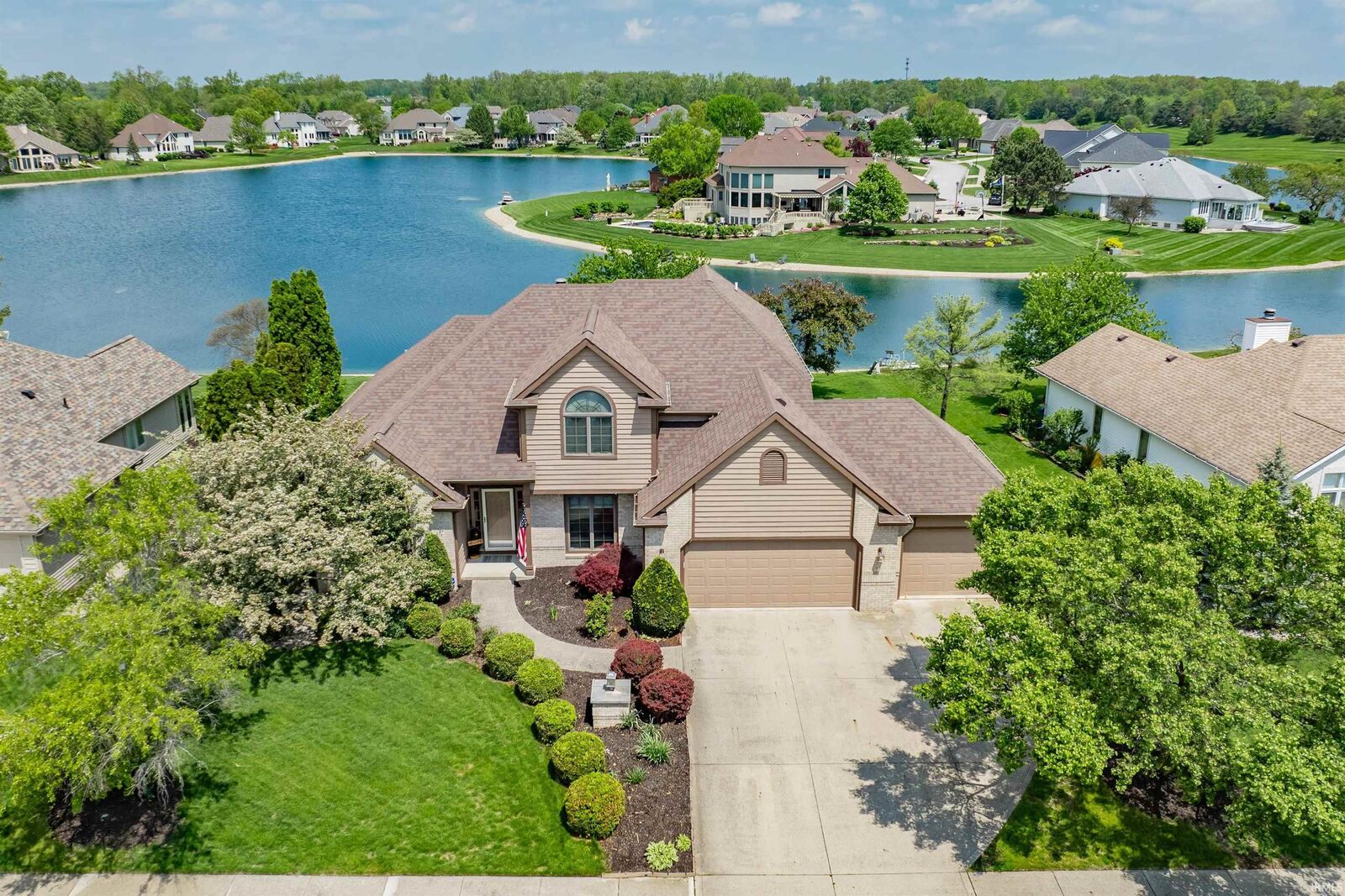 Property Photo: 9725 Sea View Cove IN 46835-9606