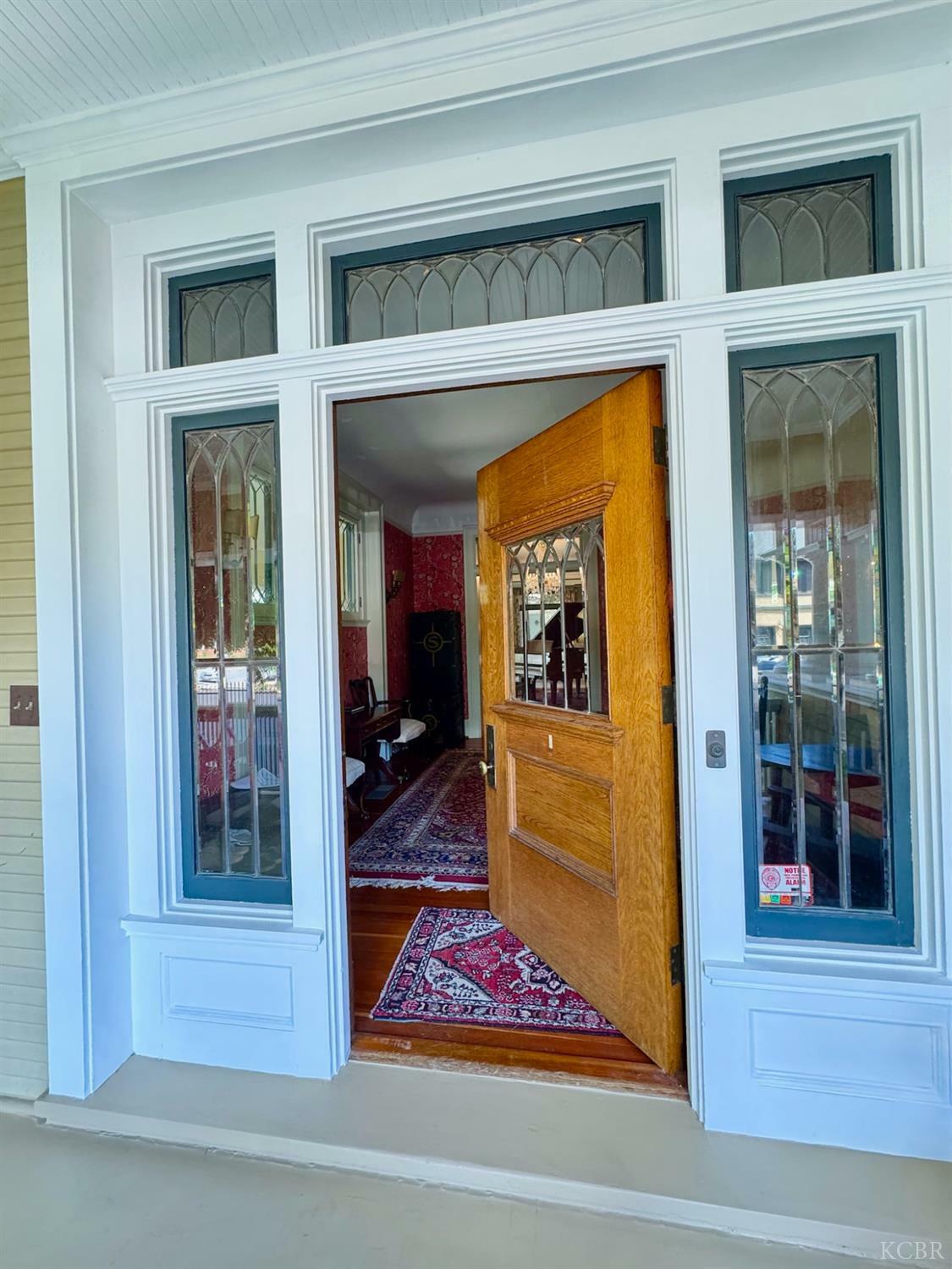 Property Photo: 631 N Encina Street CA 93291