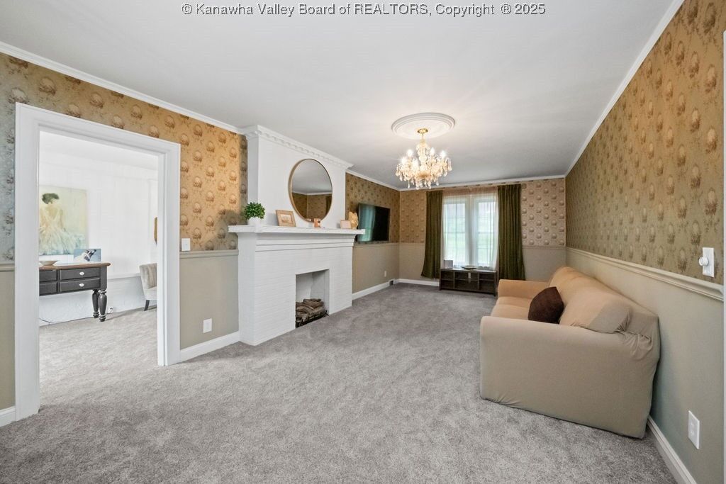 Property Photo: 608 Kanawha Avenue WV 25045