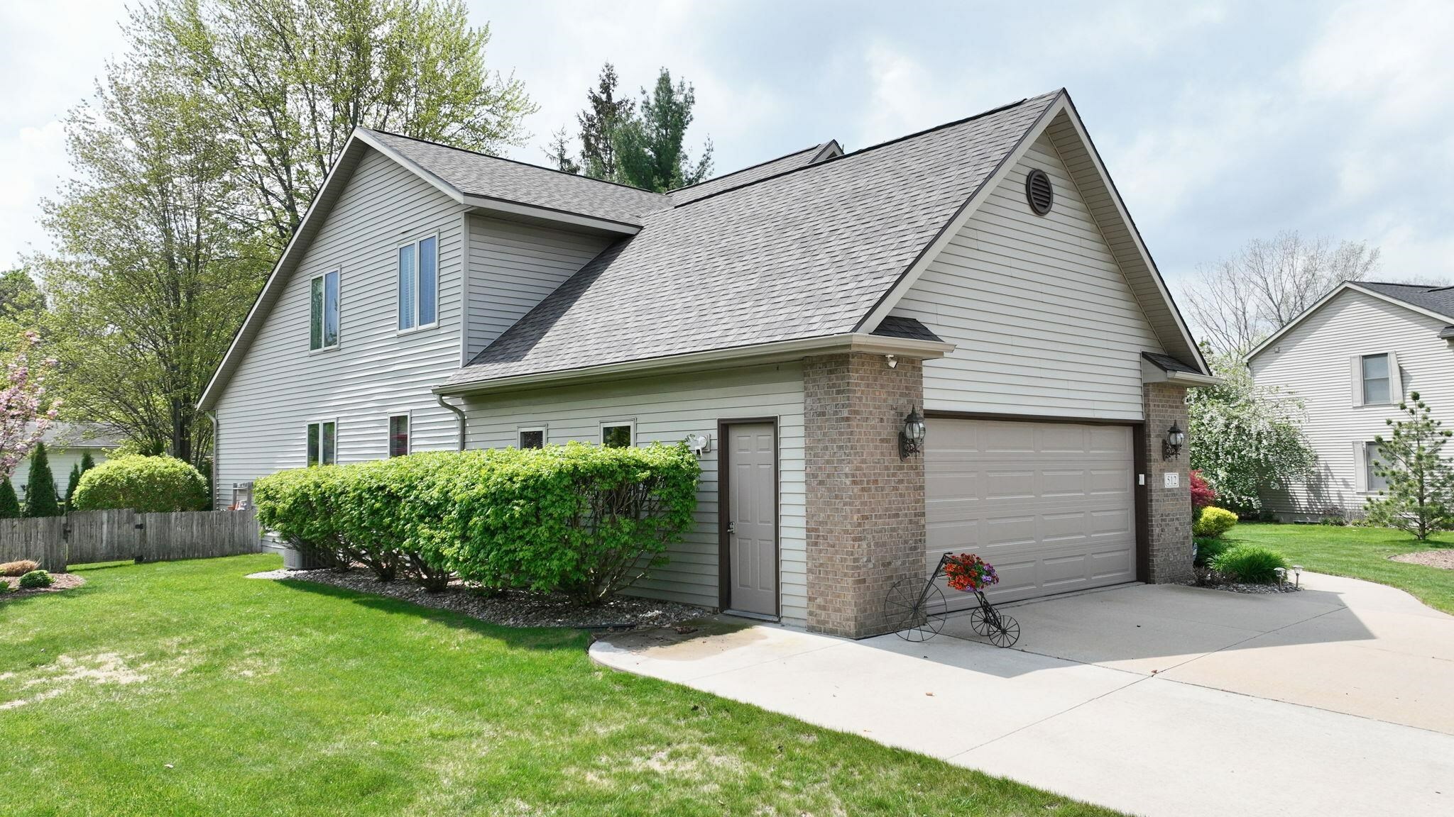 Property Photo: 512 Stillmeadow MI 48642