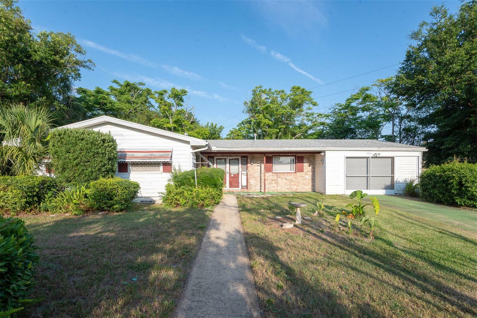Property Photo: 2361 Kimberly Drive FL 32738