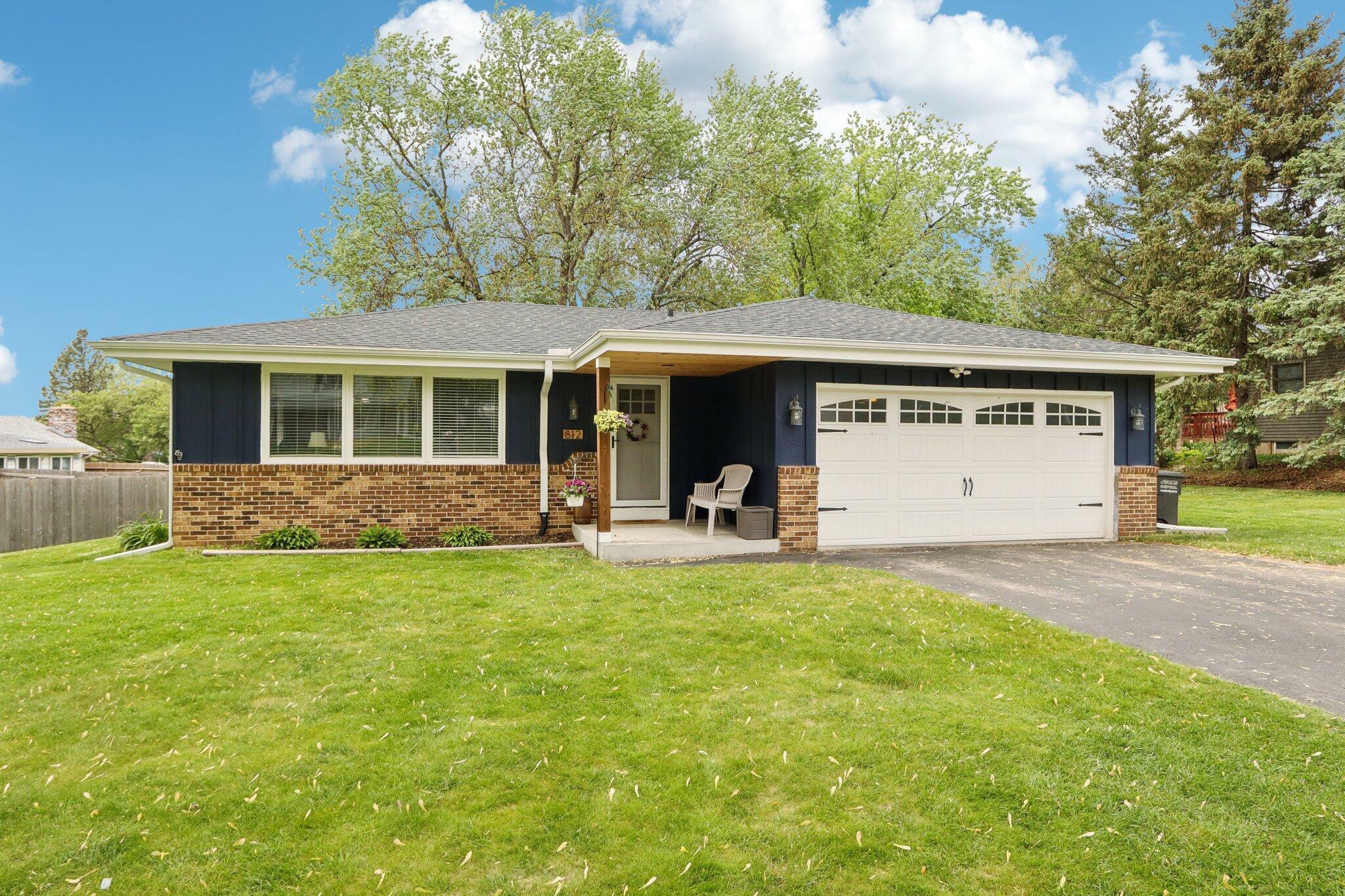 Property Photo: 812 Dante Dr WI 53066