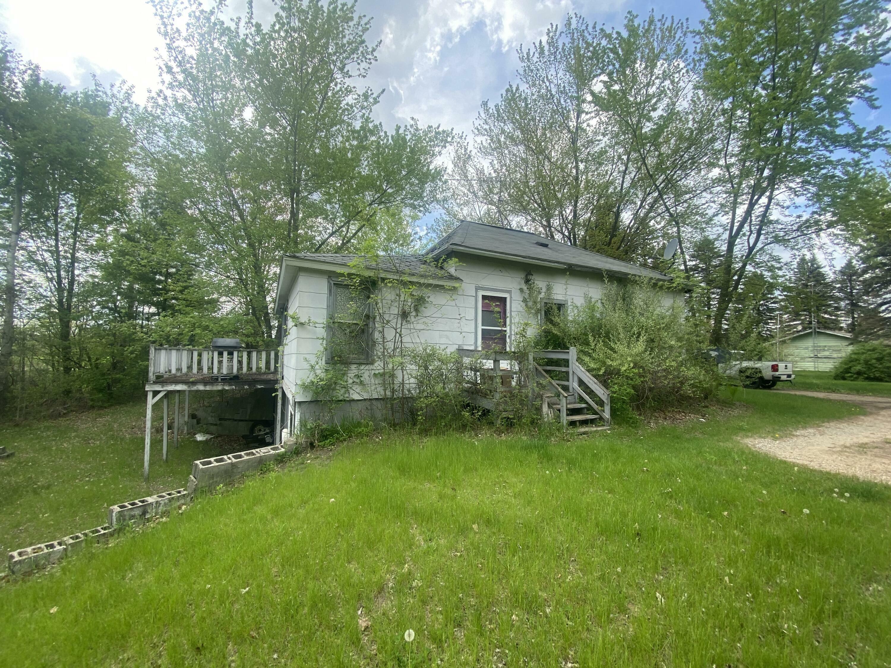 956 30th Avenue  Blanchard MI 49310 photo