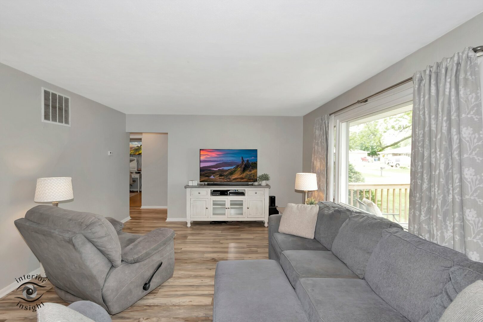 Property Photo: 208 Park Lane Drive IL 60940