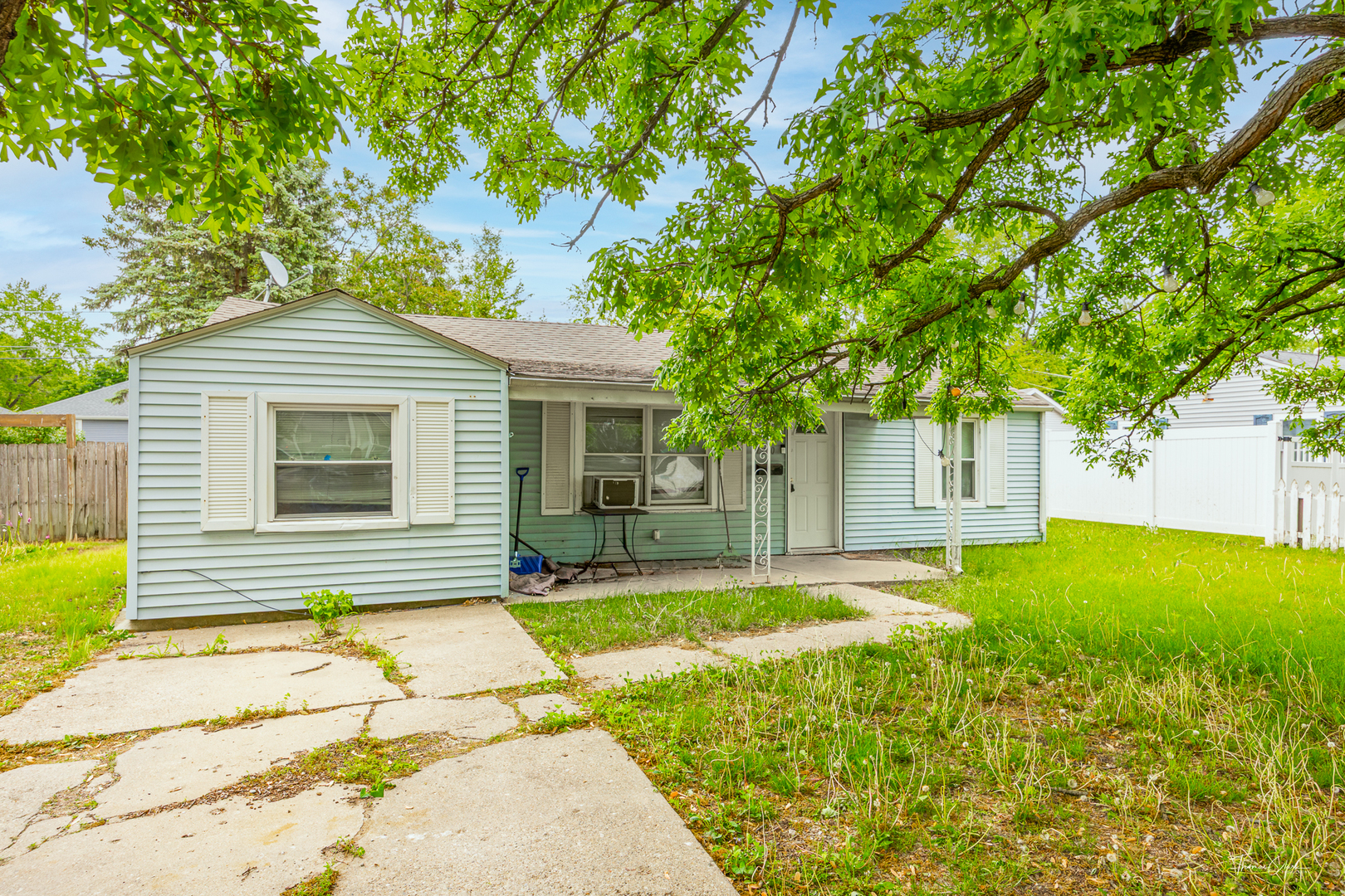 Property Photo: 1210 Douglas Avenue IL 60538