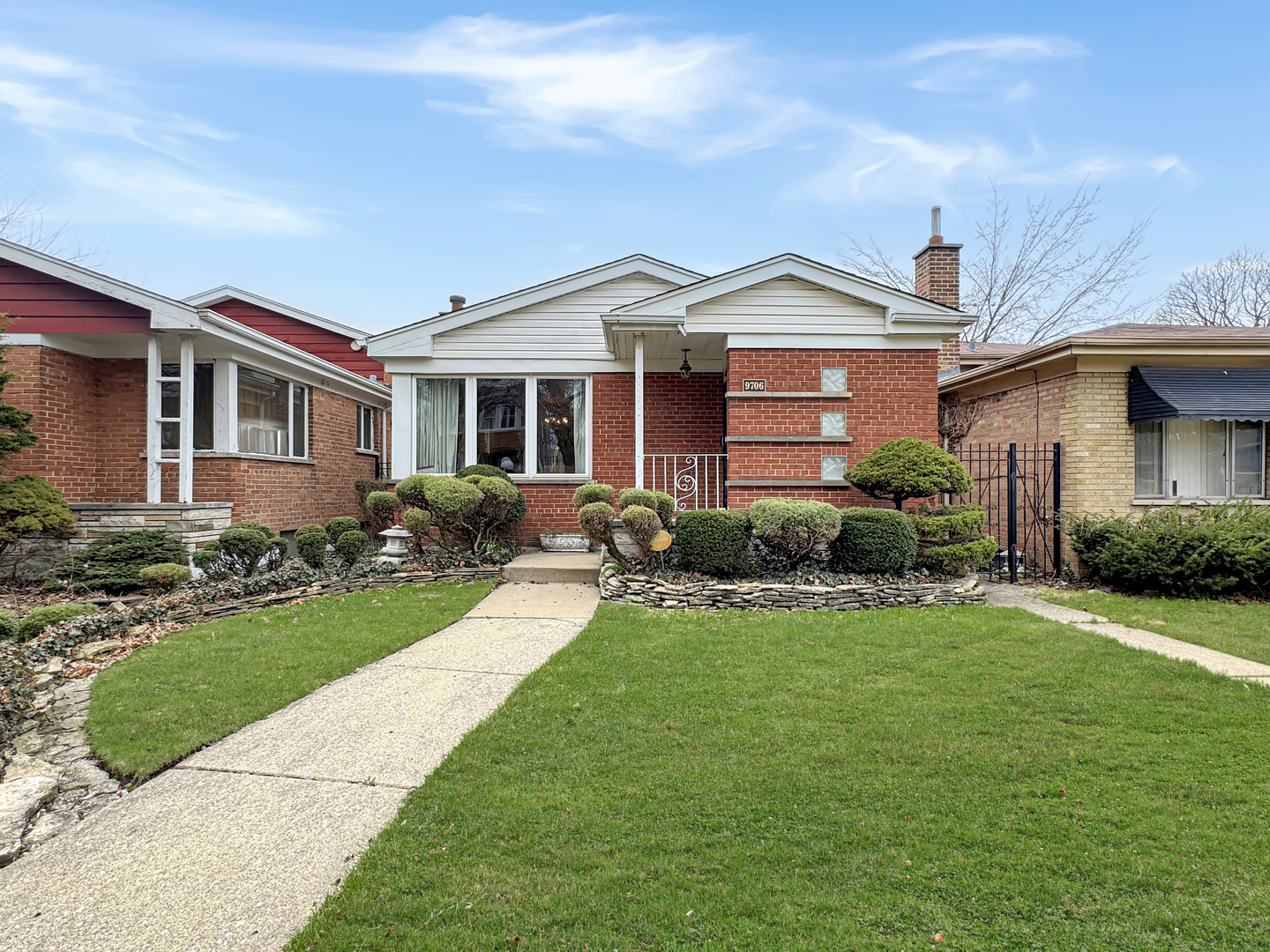 Property Photo: 9706 S Prairie Avenue IL 60628