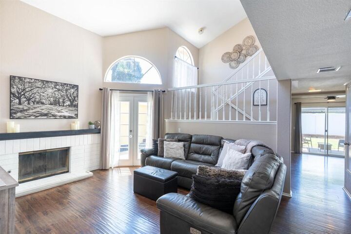 Property Photo: 41995 Teatree Ct CA 92591
