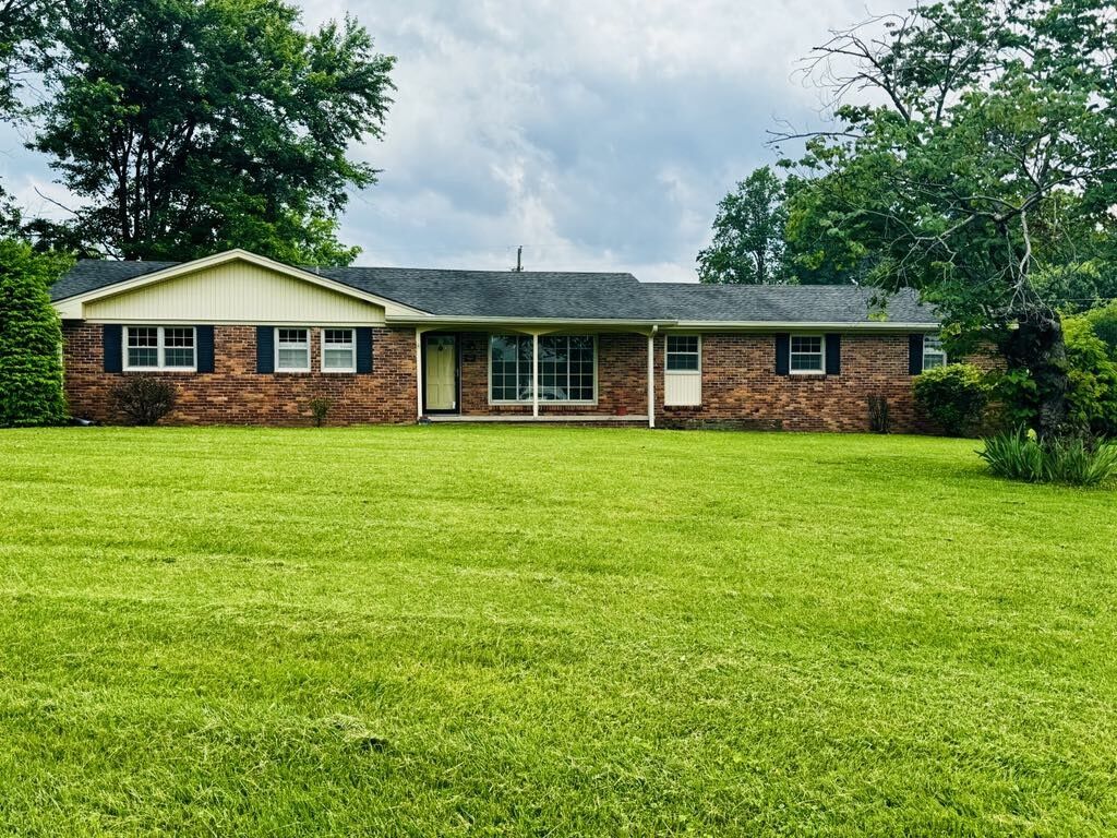 Property Photo: 1307 Ellington Dr TN 37083