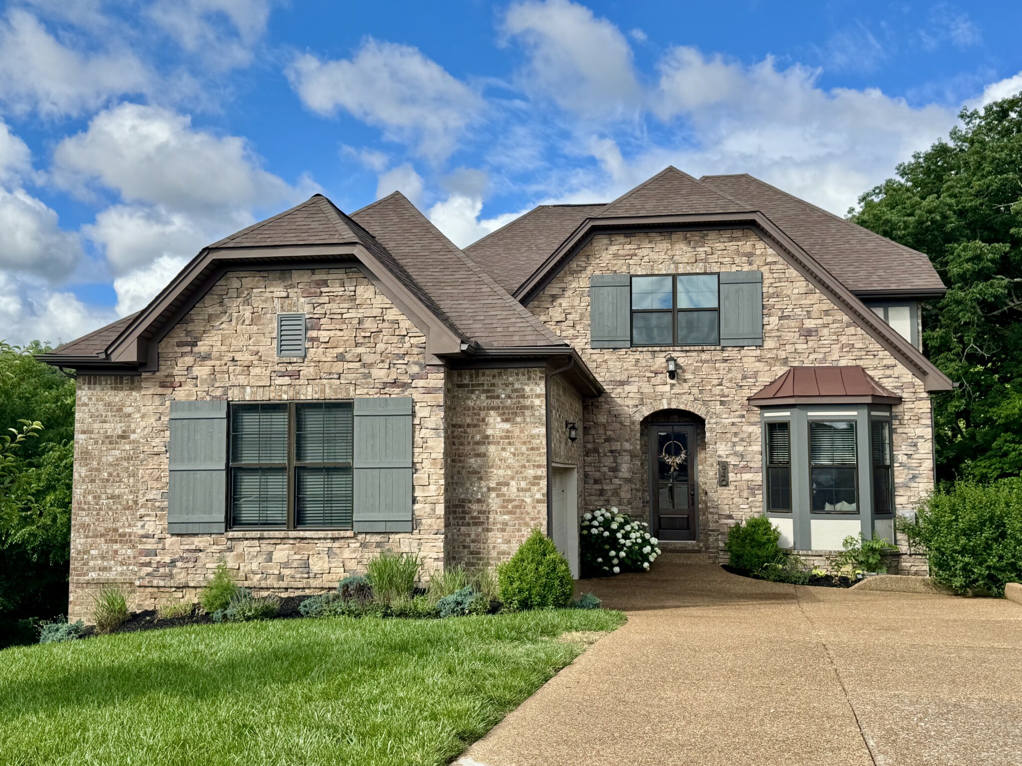Property Photo: 840 Woodland Way TN 37209