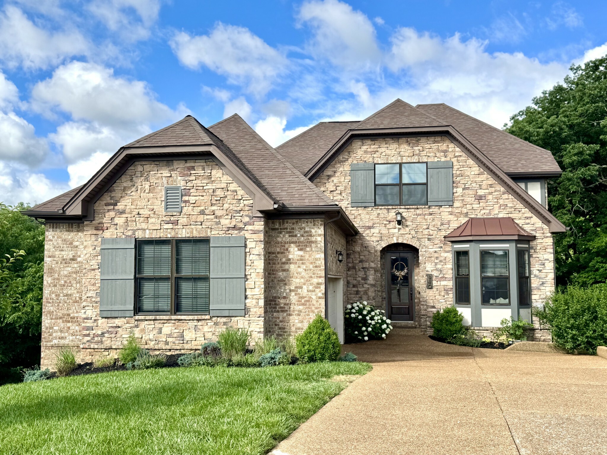 Property Photo: 840 Woodland Way TN 37209