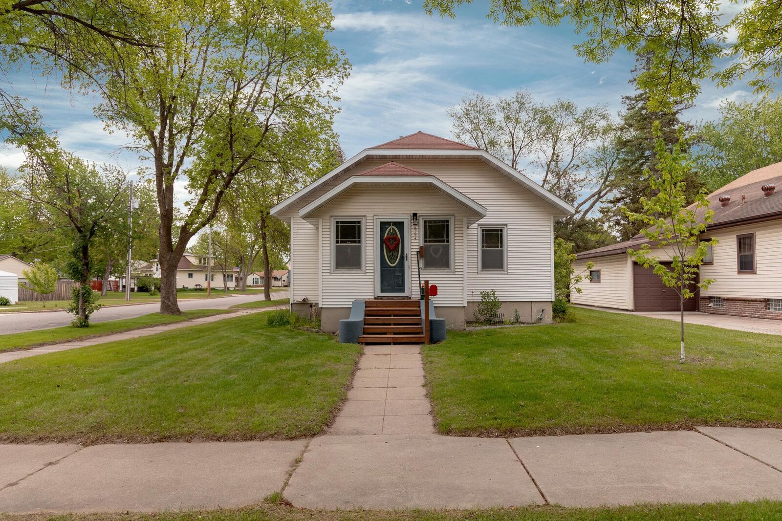 Property Photo:  1004 2nd Street SW  MN 56482 