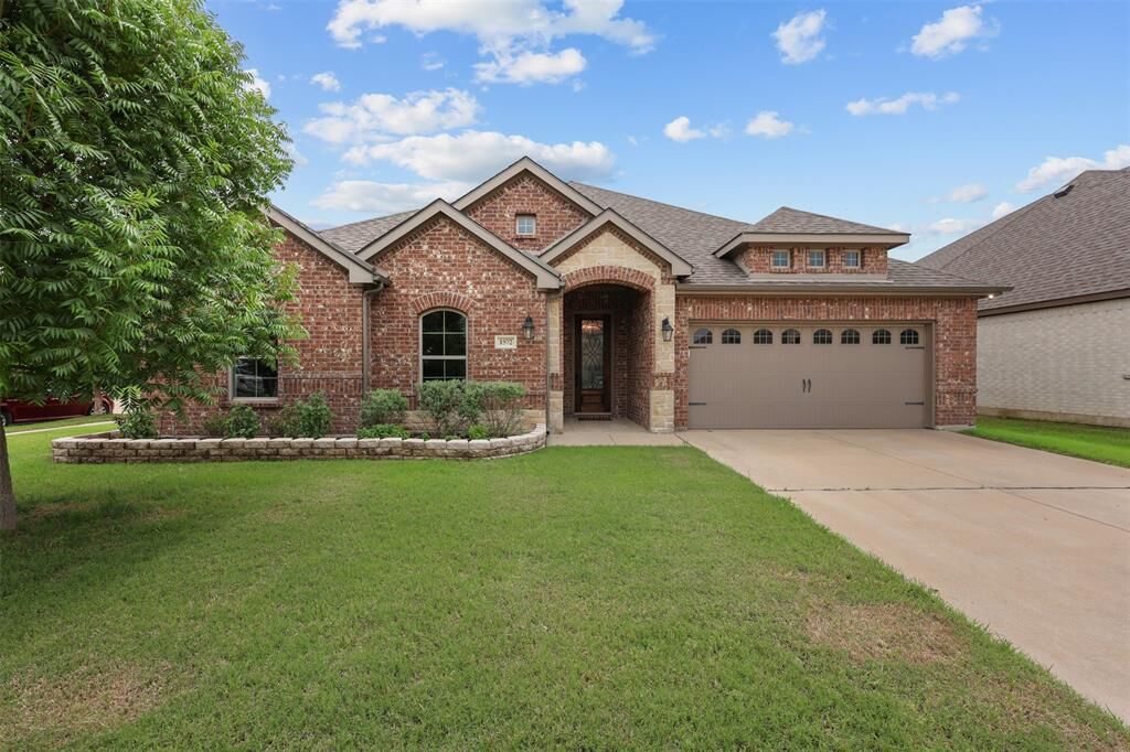 Property Photo: 1572 Oasis Street TX 75165