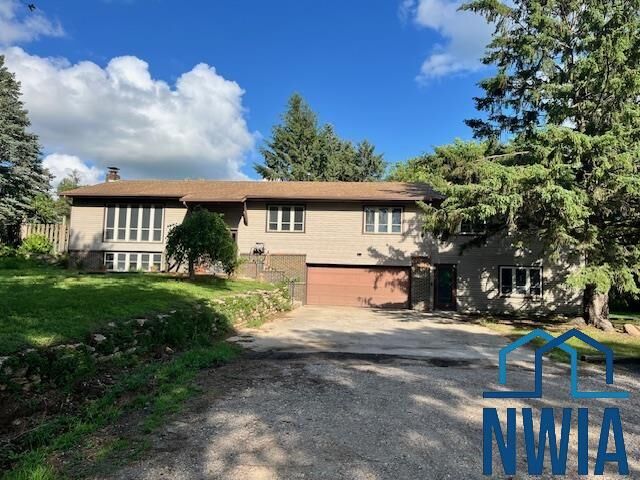 Property Photo: 1526 110th St IA 51108