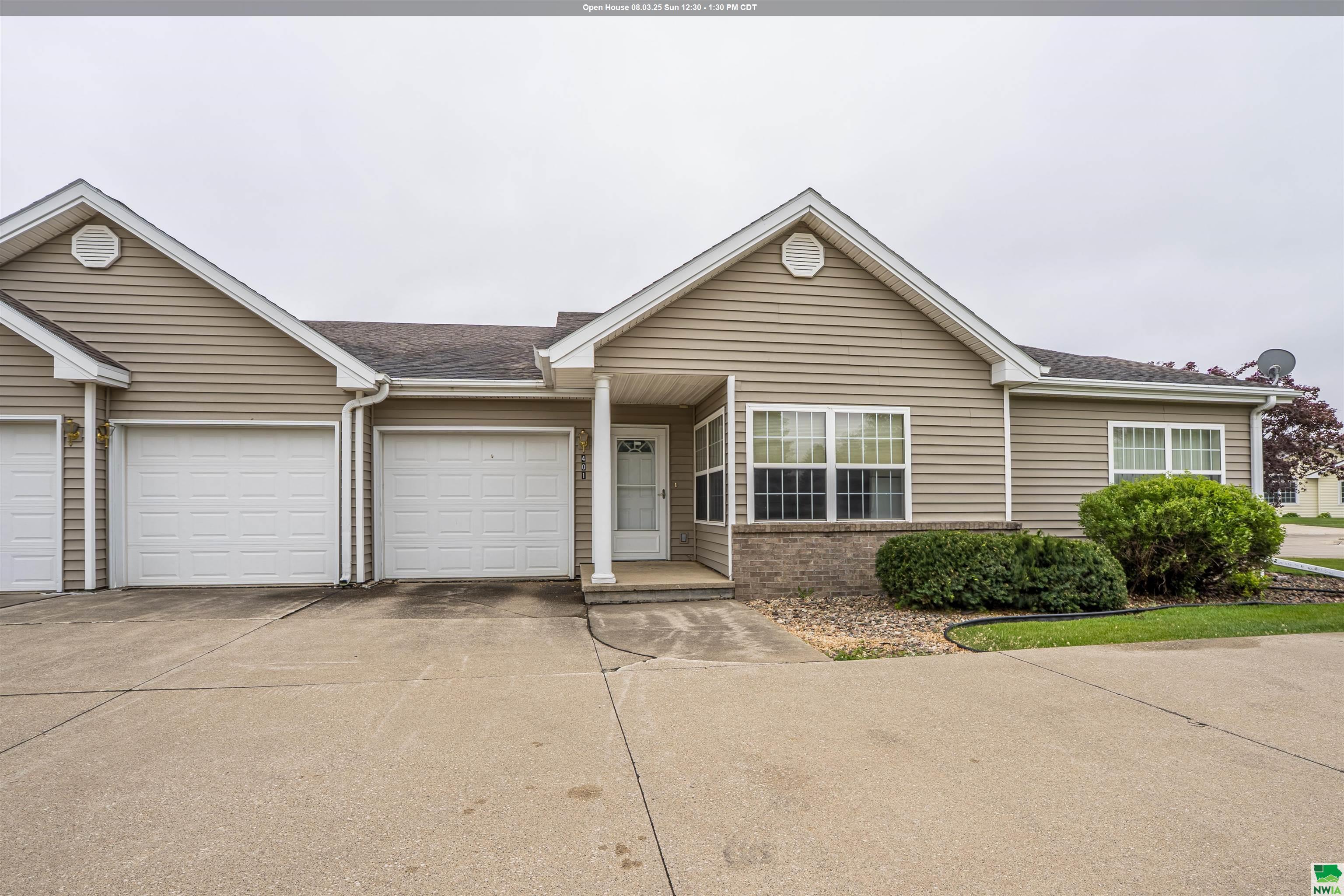 Property Photo: 790 Cedar View Dr 401 IA 51031