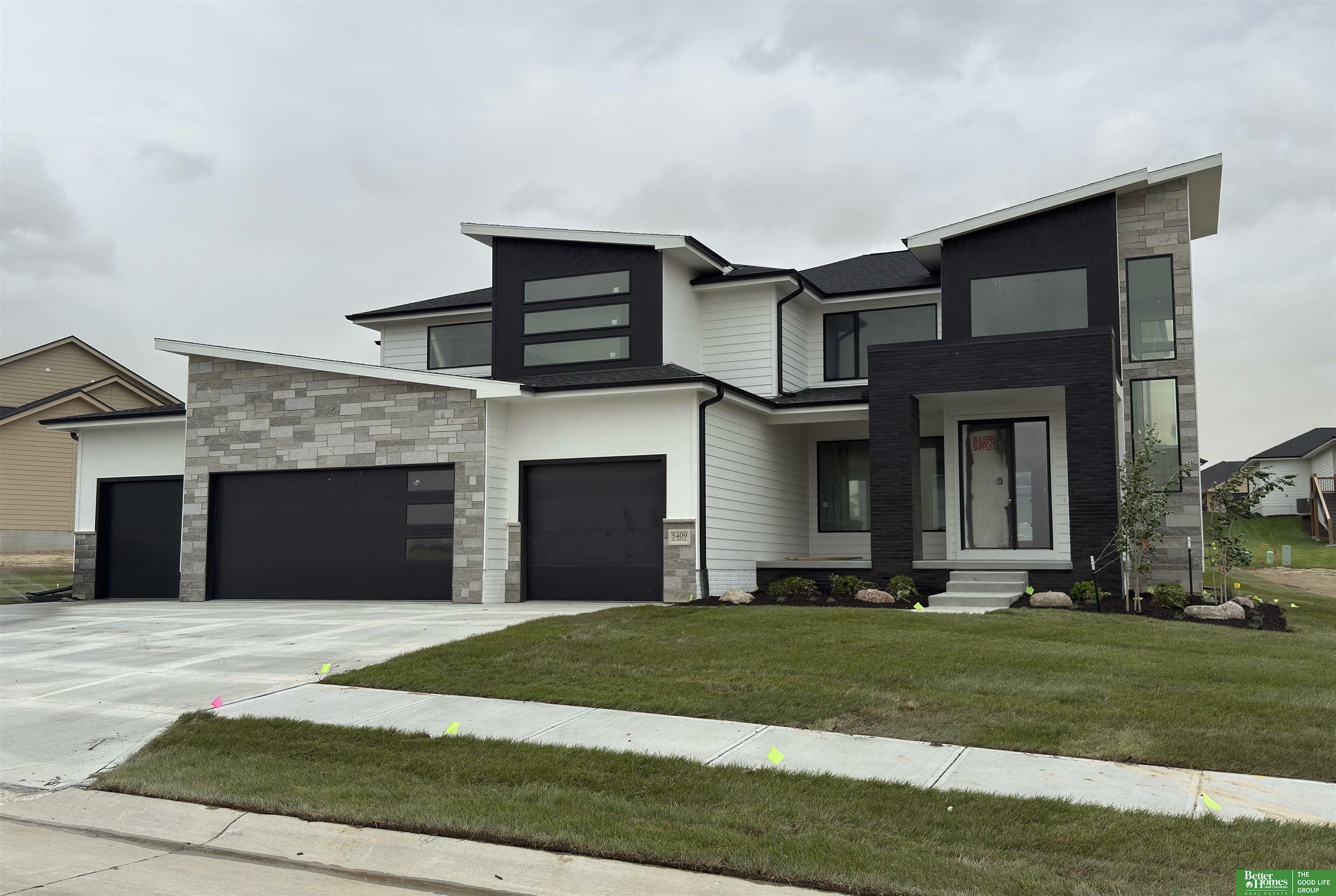 Property Photo: 5409 N 197th Street NE 68022