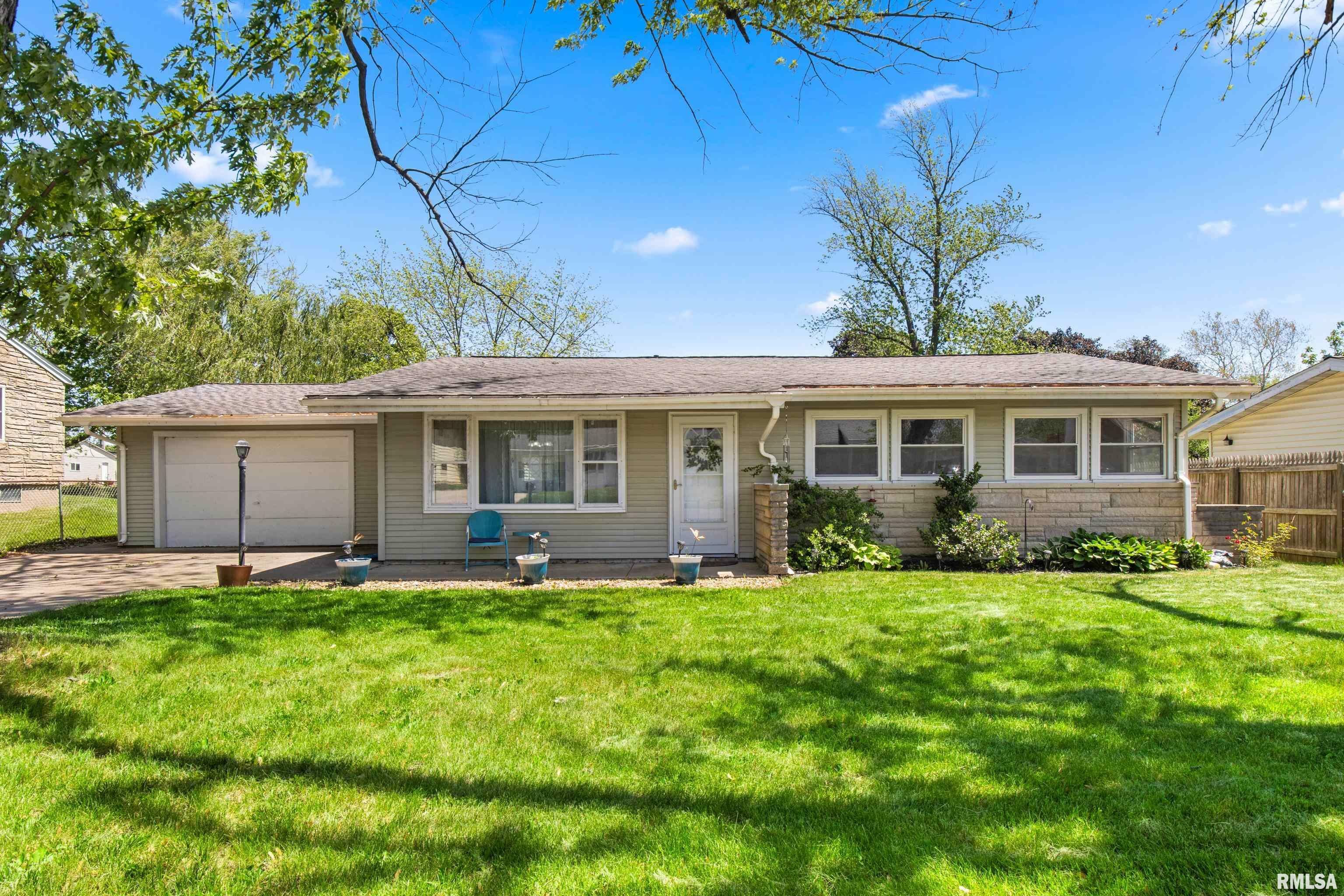 Property Photo: 110 Bess Street IL 61571
